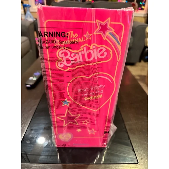 Barbie Movie Theater Pink Tumbler, Ball & Popcorn Box Set - Picture 6 of 6
